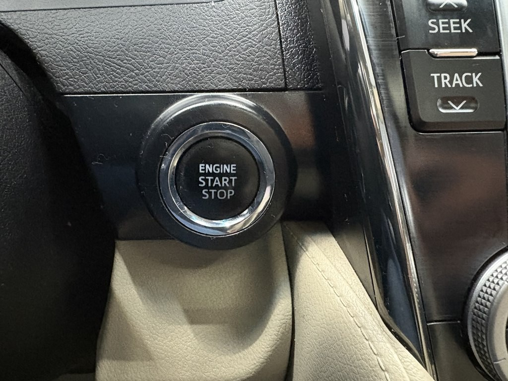 2012 Toyota Camry Image 20