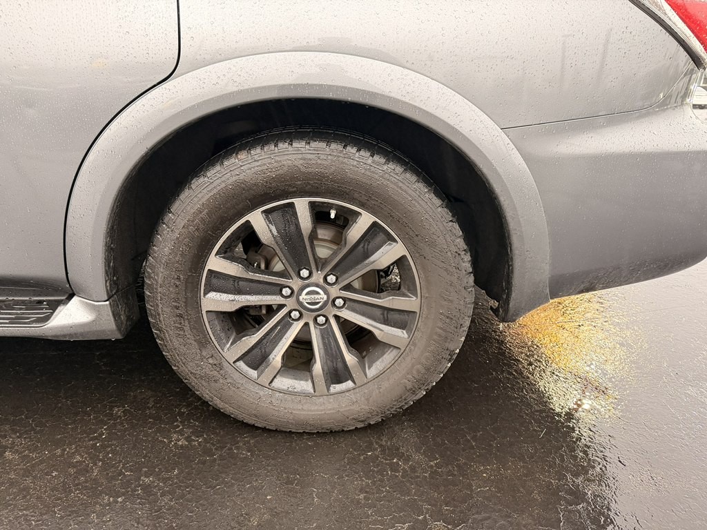 2018 Nissan Armada Image 25