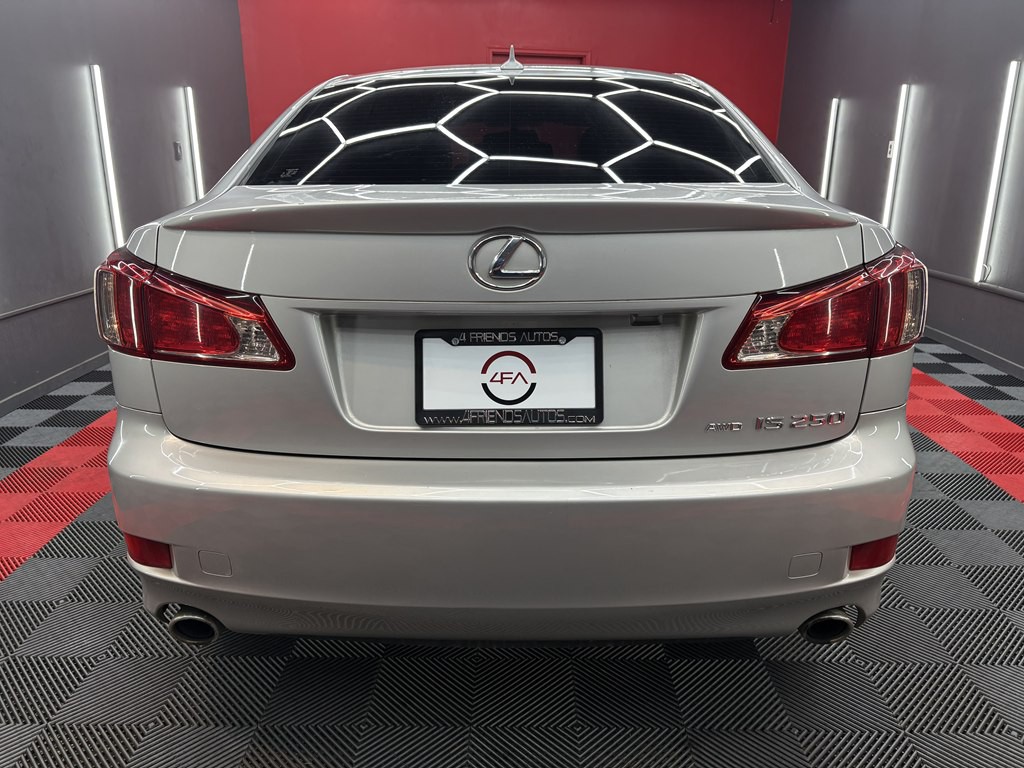 2011 Lexus IS Image 5