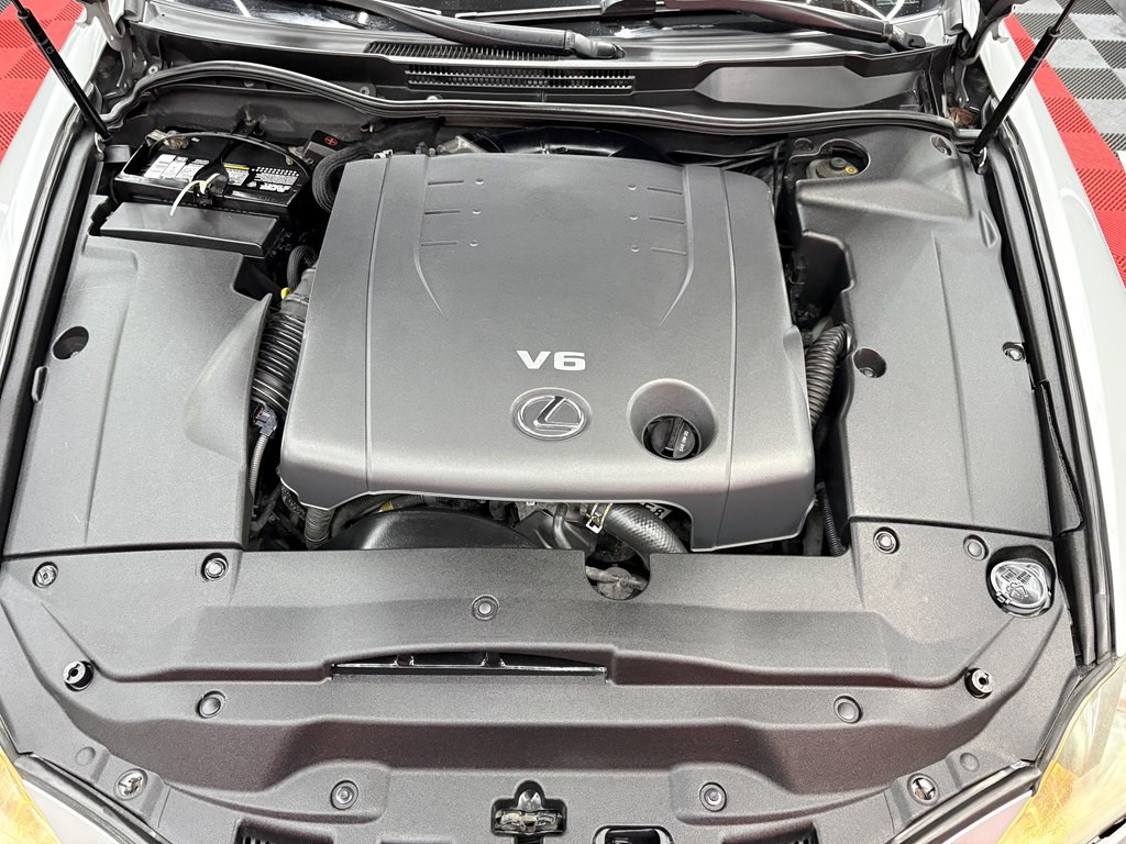 2011 Lexus IS Image 25