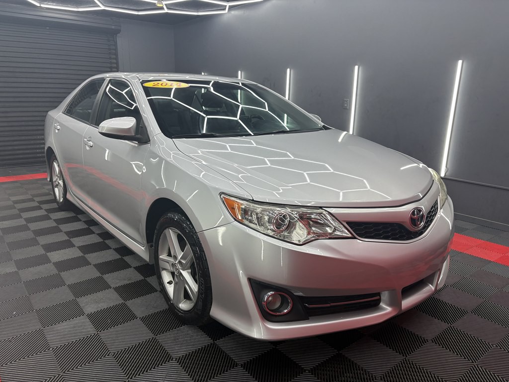 2014 Toyota Camry Image 3