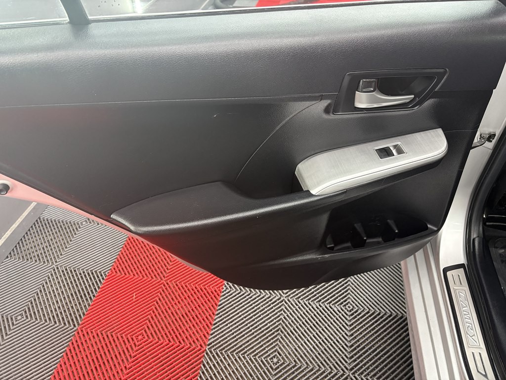 2014 Toyota Camry Image 10