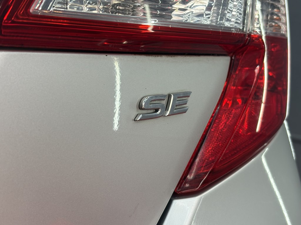 2014 Toyota Camry Image 25