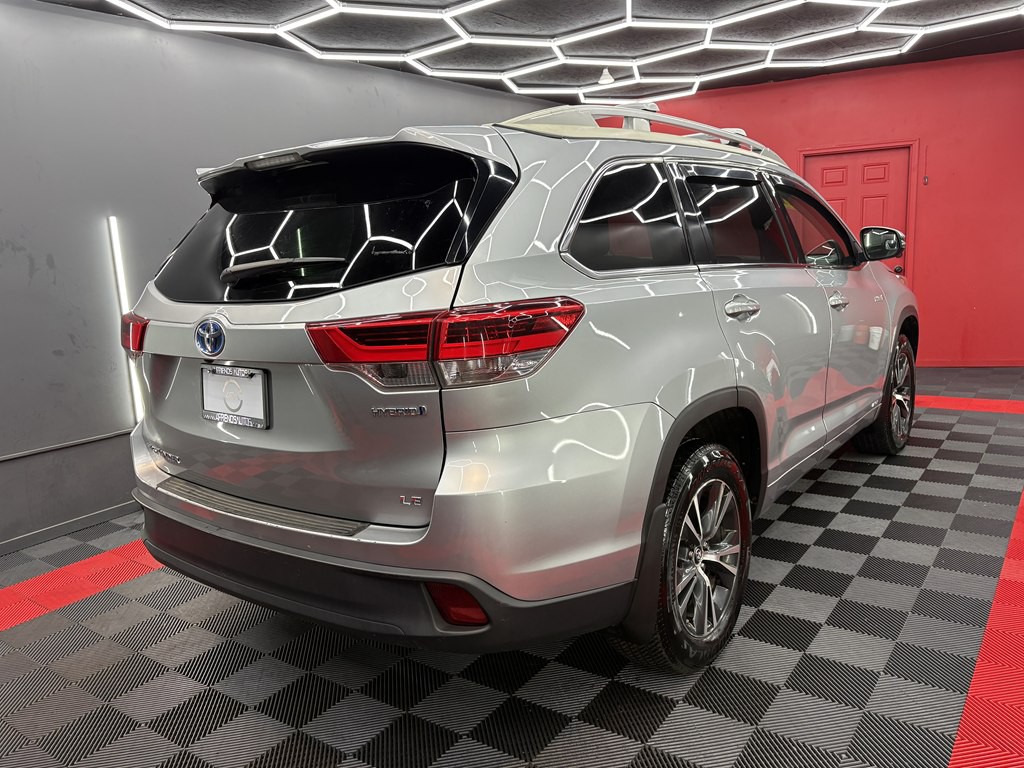 2017 Toyota Highlander Image 4