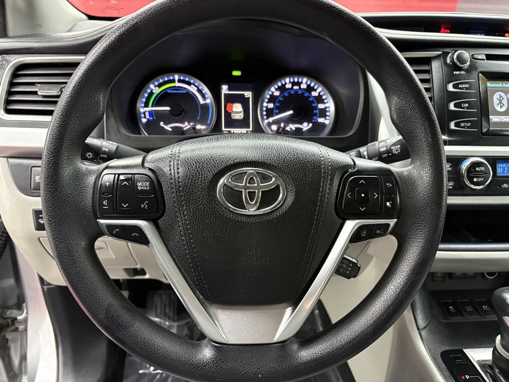 2017 Toyota Highlander Image 17