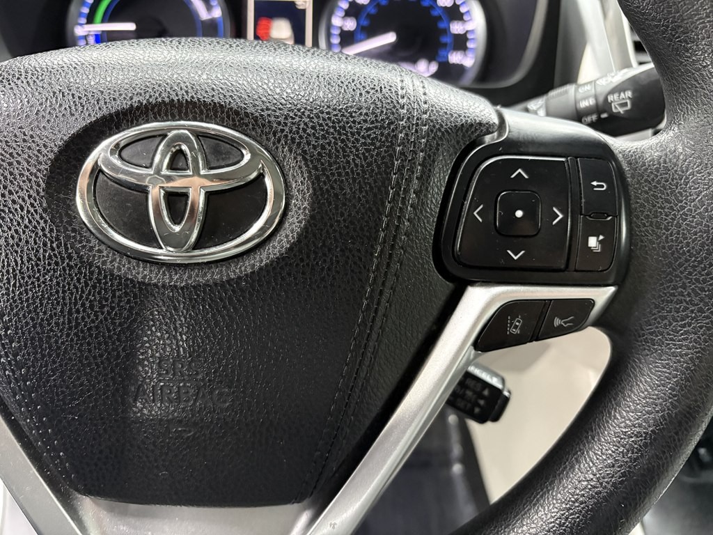 2017 Toyota Highlander Image 19