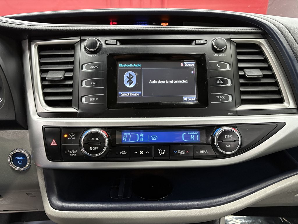 2017 Toyota Highlander Image 24