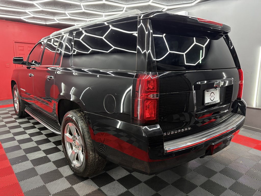 2018 Chevrolet Suburban Image 6