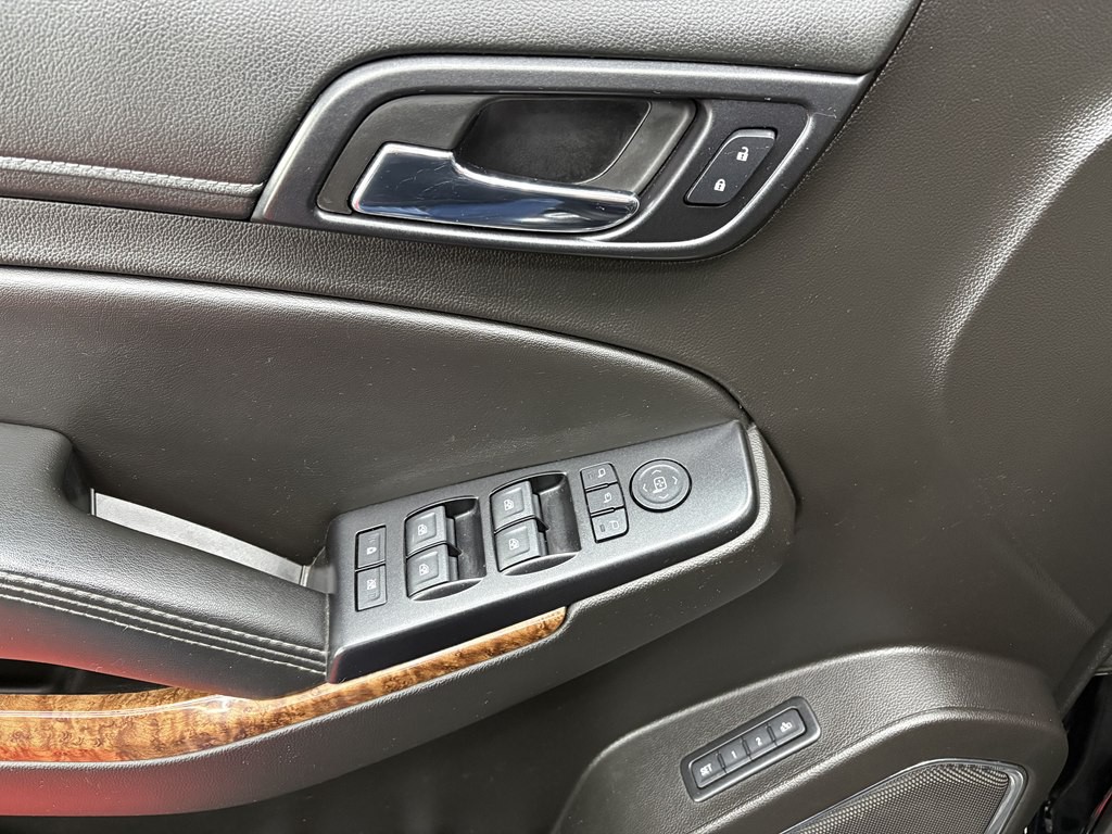 2018 Chevrolet Suburban Image 8