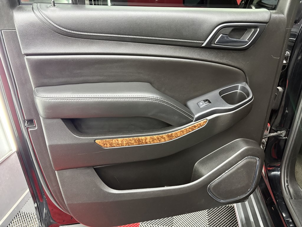 2018 Chevrolet Suburban Image 10