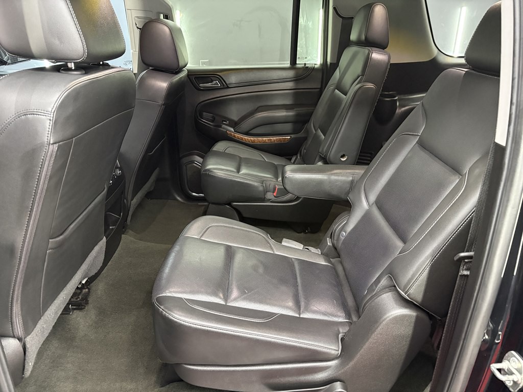 2018 Chevrolet Suburban Image 11