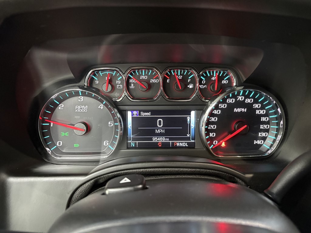 2018 Chevrolet Suburban Image 17