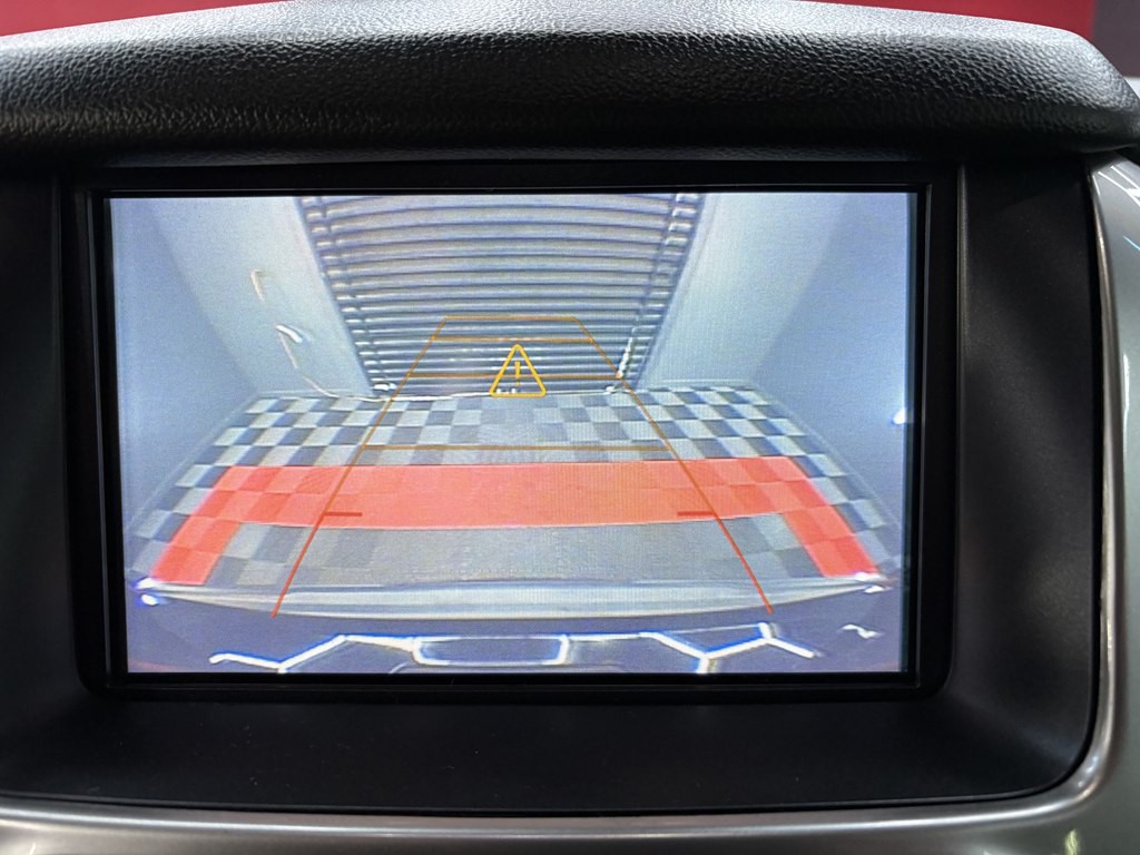 2018 Chevrolet Suburban Image 22