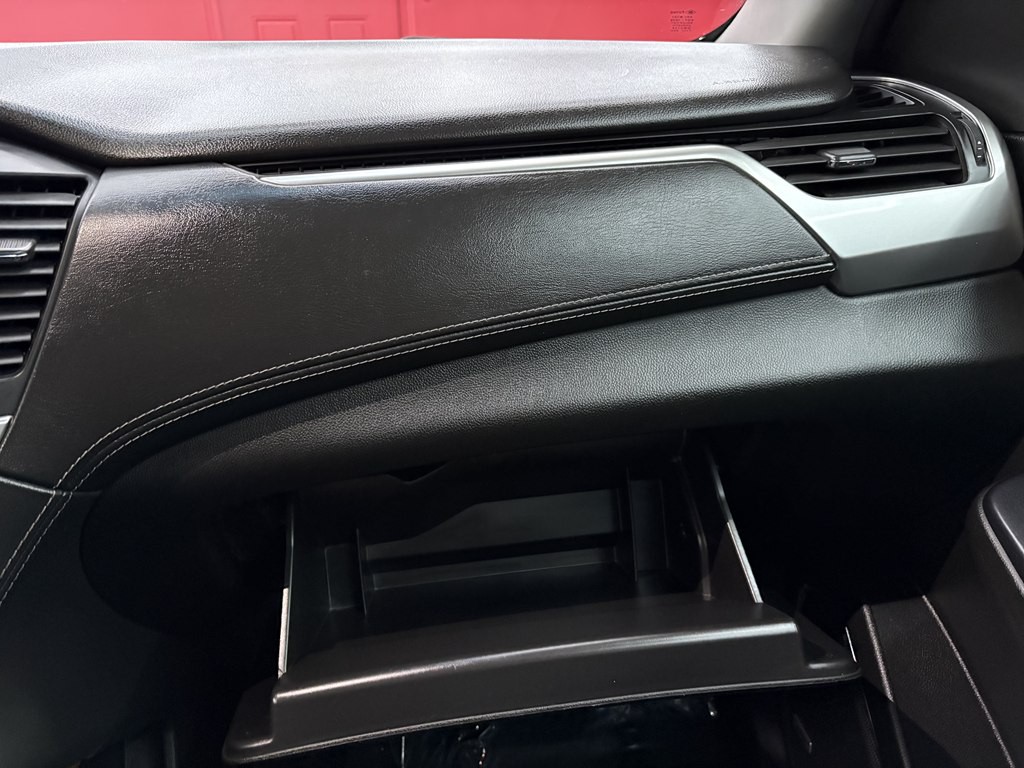 2018 Chevrolet Suburban Image 25