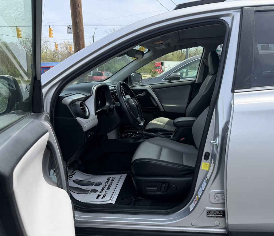 2016 Toyota Rav4 Image 9