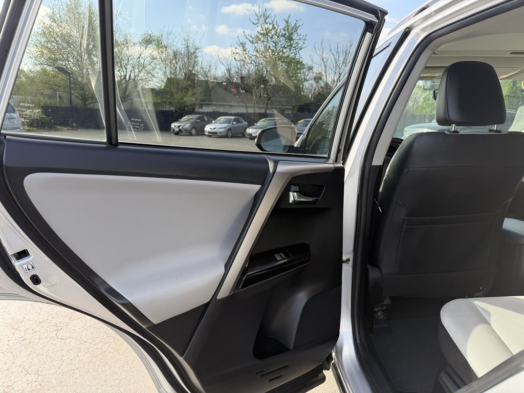 2016 Toyota Rav4 Image 10