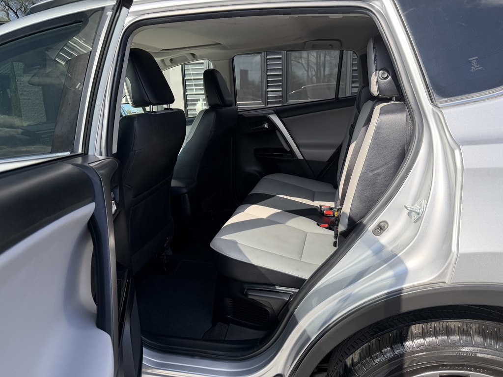 2016 Toyota Rav4 Image 11