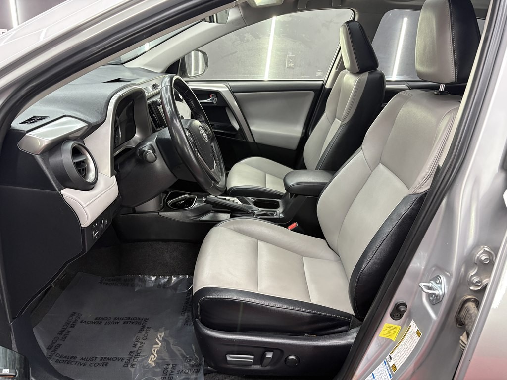 2016 Toyota Rav4 Image 9