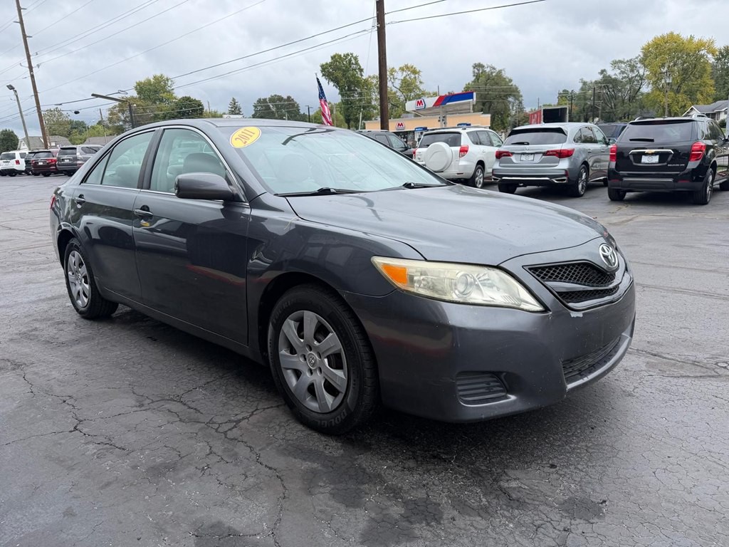 2011 Toyota Camry Image 3