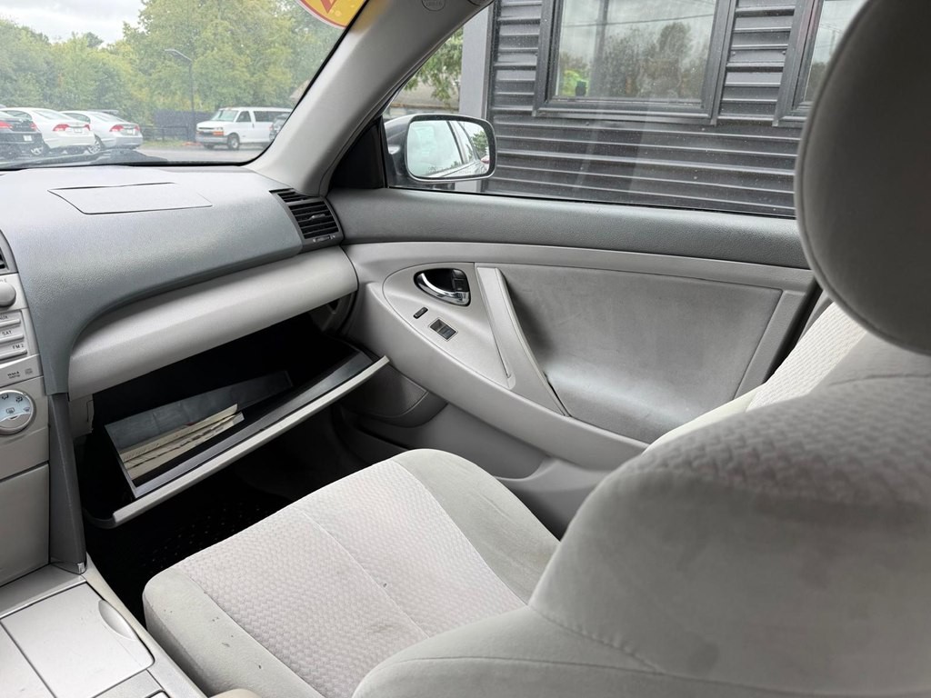 2011 Toyota Camry Image 10