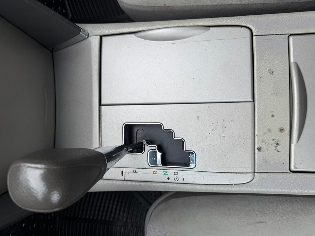 2011 Toyota Camry Image 16