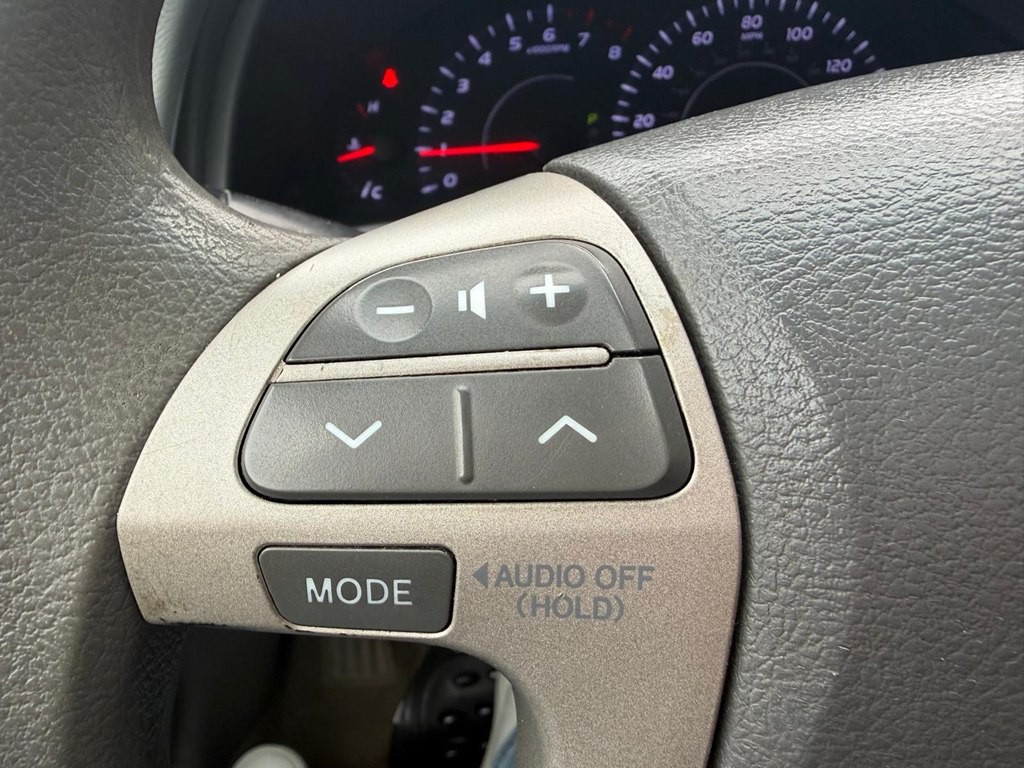 2011 Toyota Camry Image 18