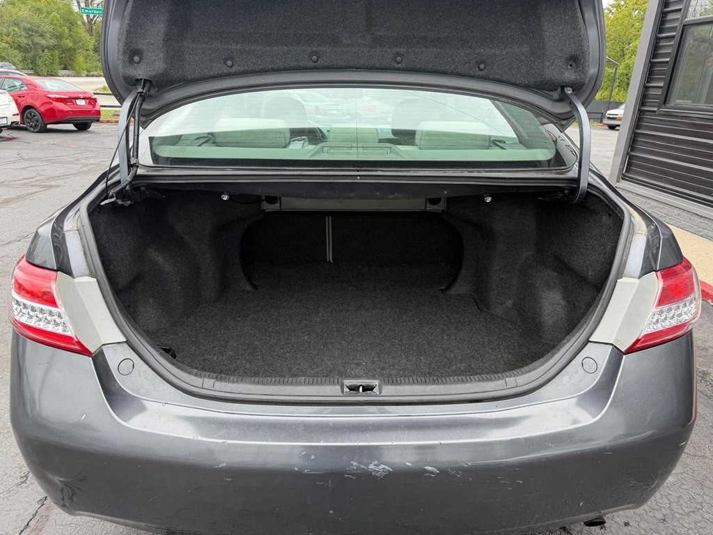 2011 Toyota Camry Image 19