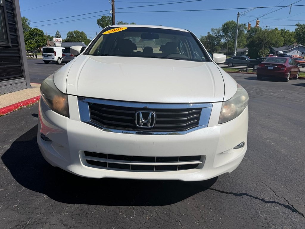 2009 Honda Accord Image 2