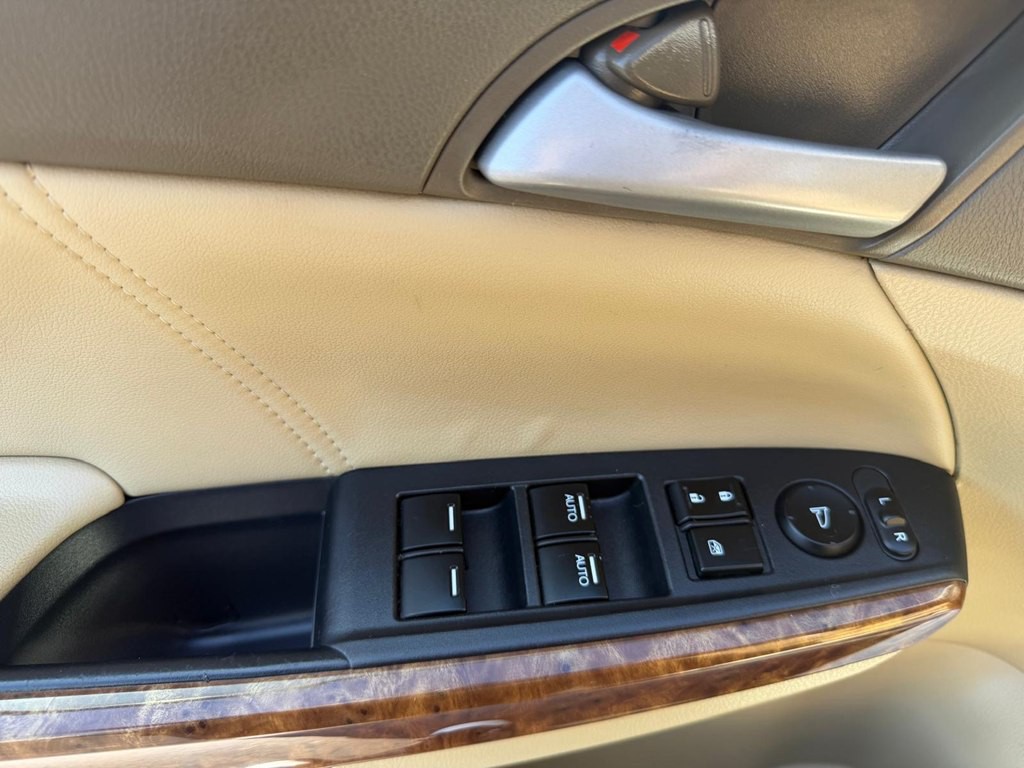 2009 Honda Accord Image 6