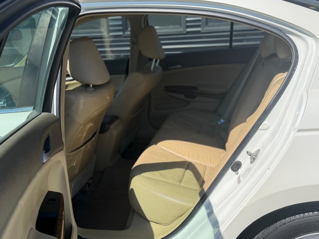 2009 Honda Accord Image 8