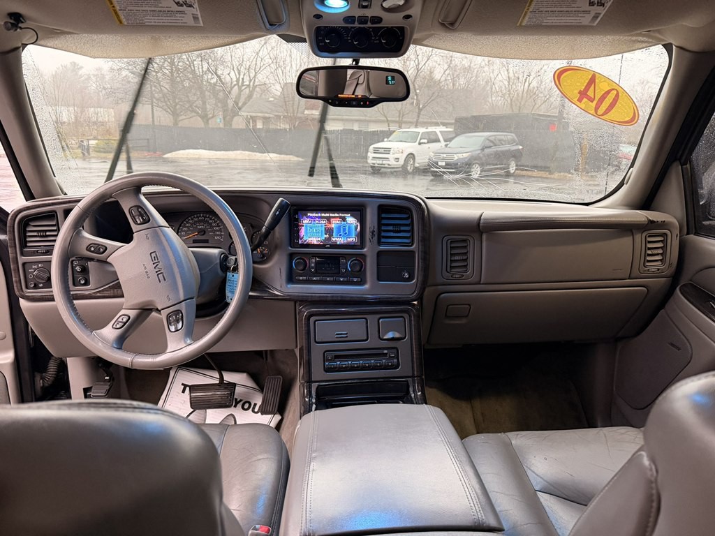 2004 GMC Yukon Image 7