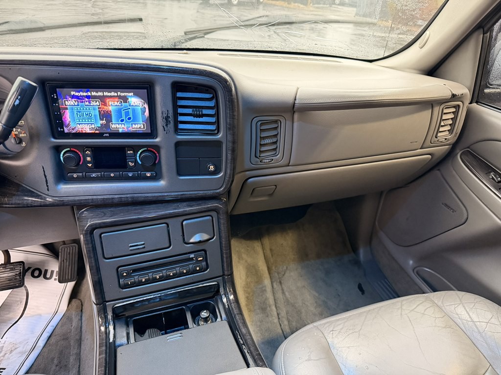2004 GMC Yukon Image 11