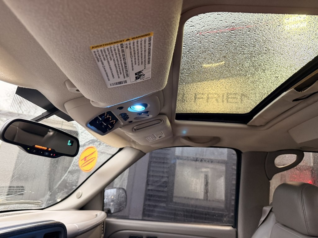 2004 GMC Yukon Image 12