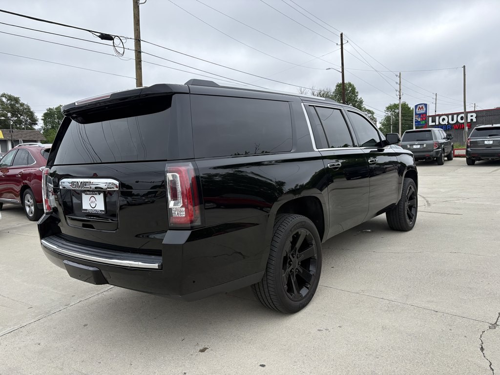 2017 GMC Yukon Image 4