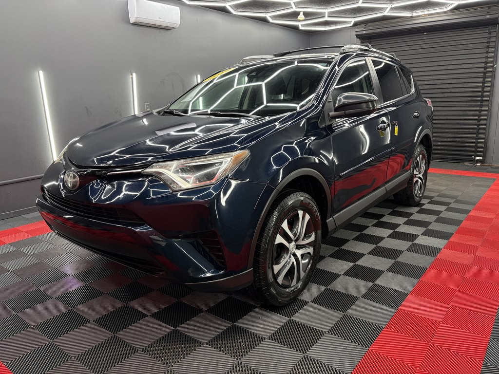 2017 Toyota Rav4 Image 1