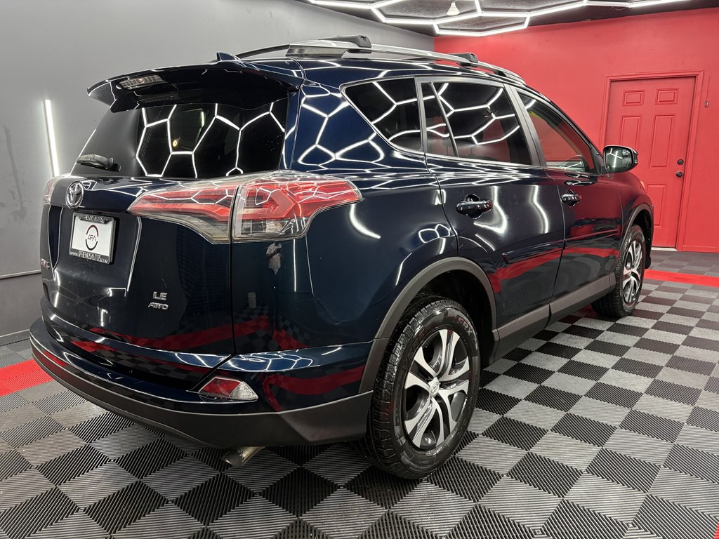 2017 Toyota Rav4 Image 3
