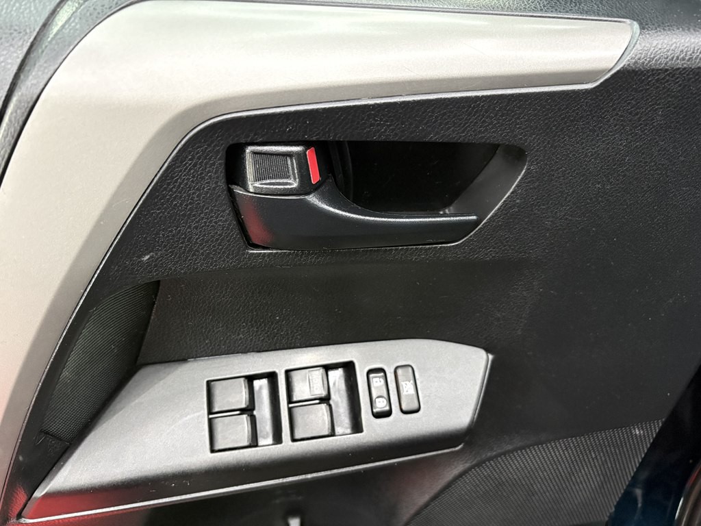 2017 Toyota Rav4 Image 7