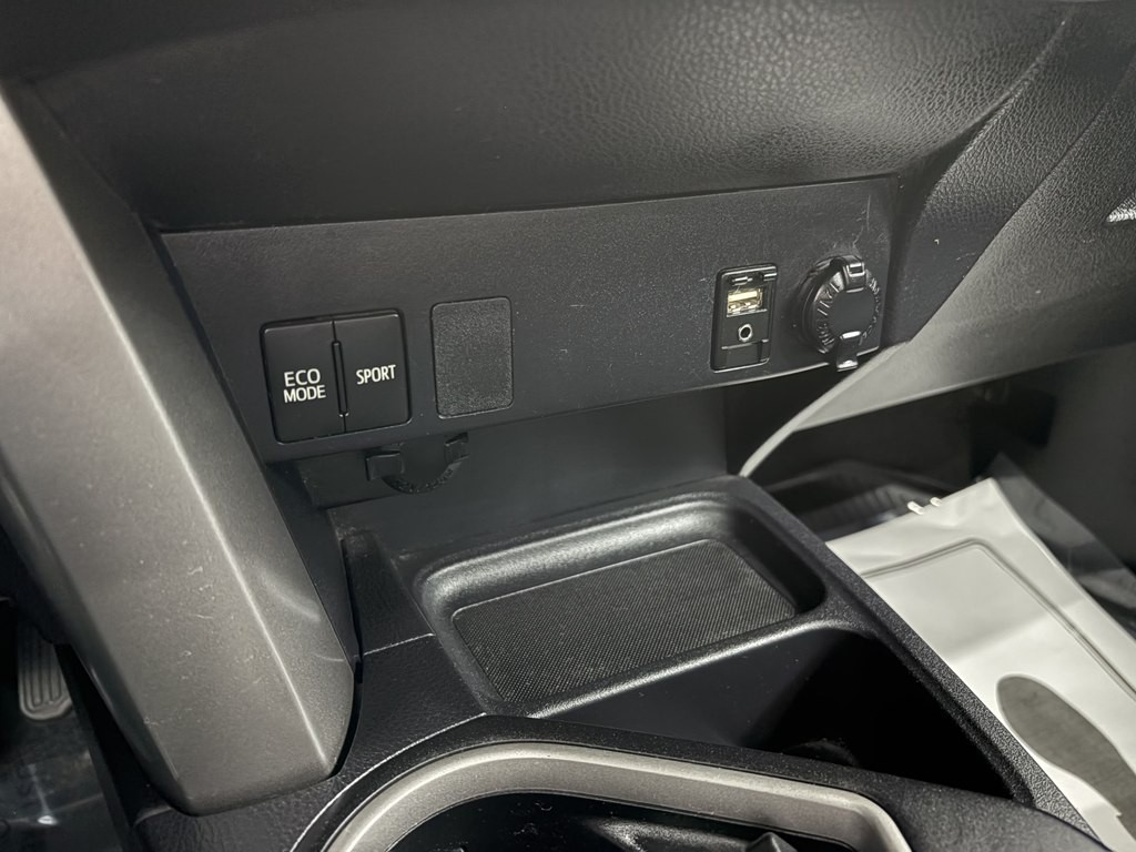 2017 Toyota Rav4 Image 19