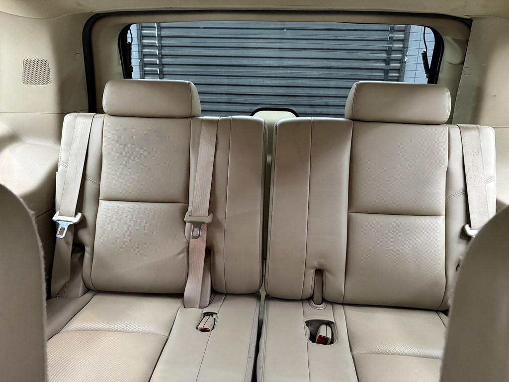 2011 Chevrolet Tahoe Image 12