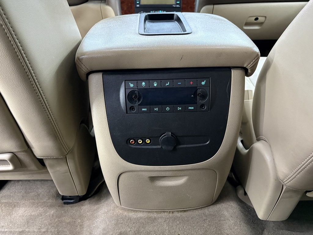 2011 Chevrolet Tahoe Image 15