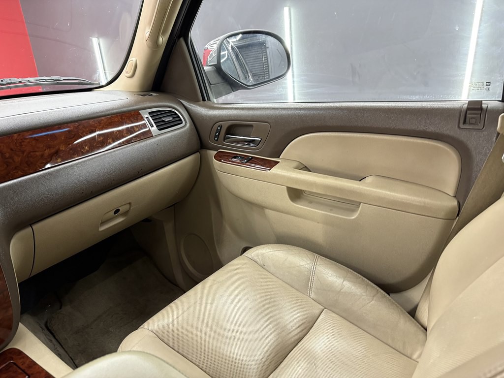 2011 Chevrolet Tahoe Image 17
