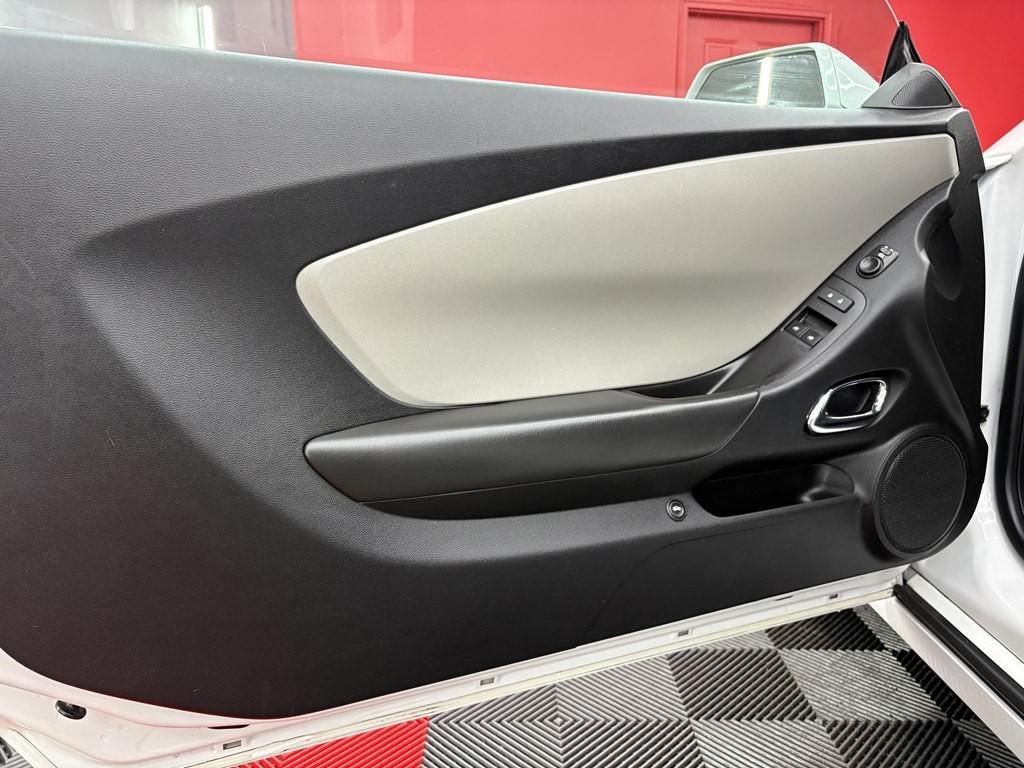 2015 Chevrolet Camaro Image 7
