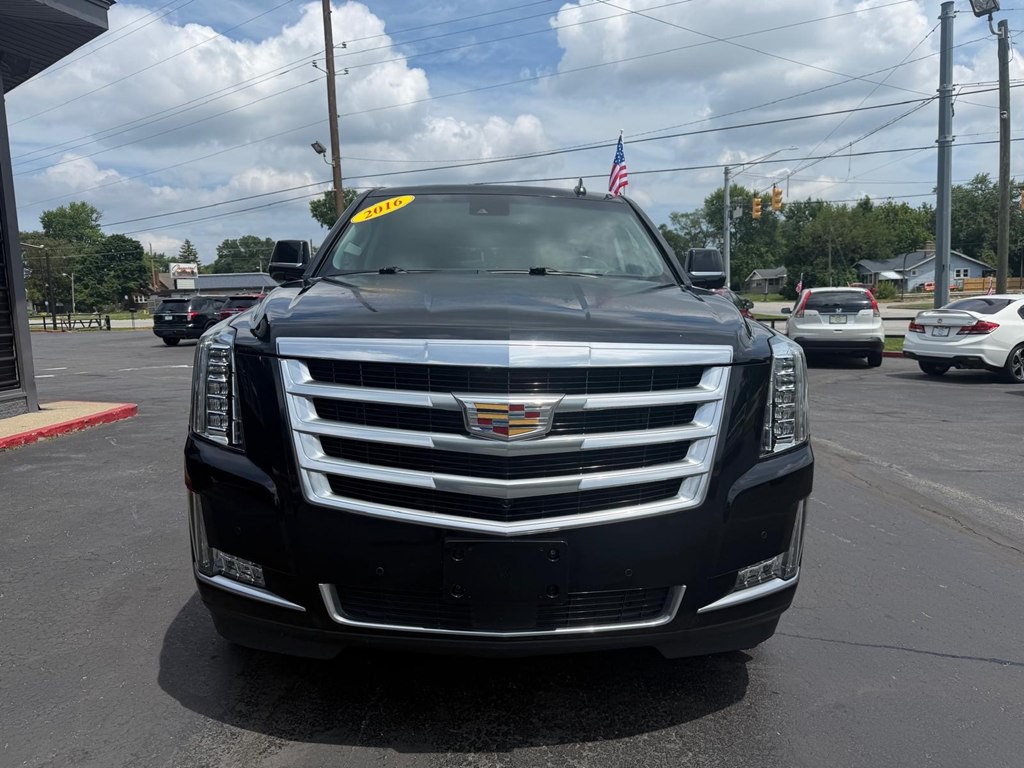 2016 Cadillac Escalade Image 2