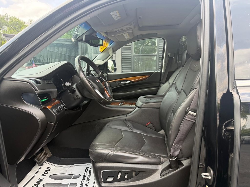 2016 Cadillac Escalade Image 9