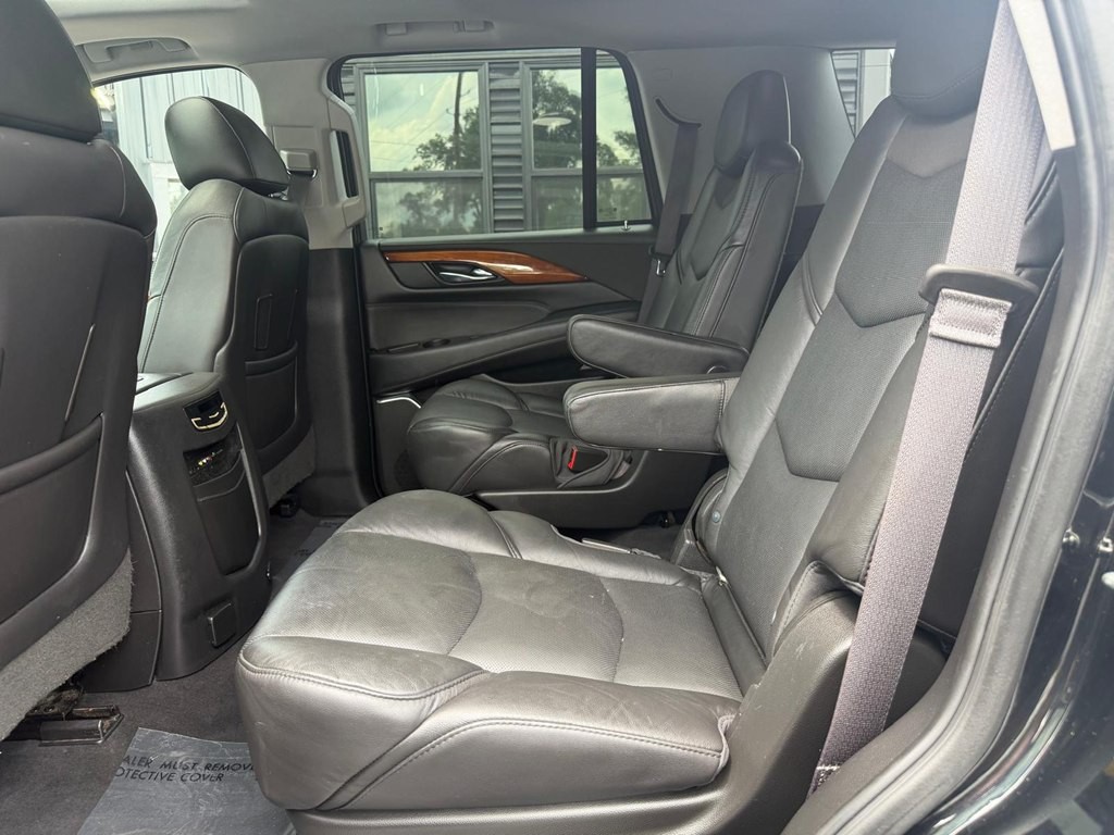 2016 Cadillac Escalade Image 10