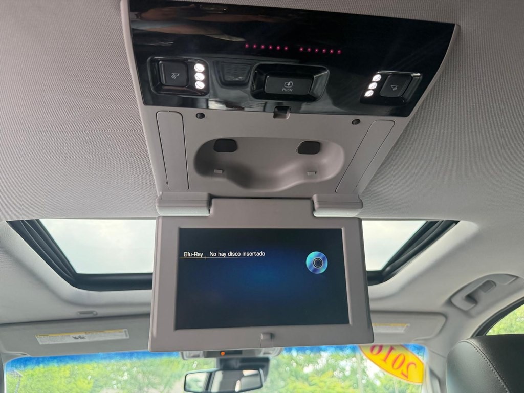 2016 Cadillac Escalade Image 13