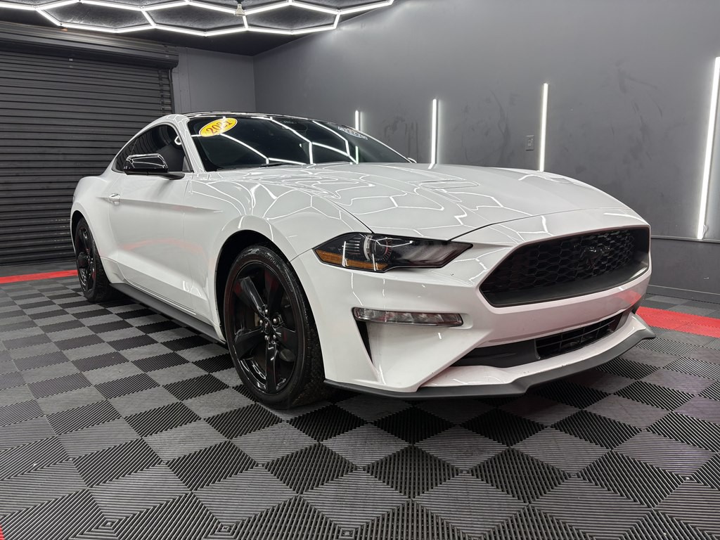 2021 Ford Mustang Image 3