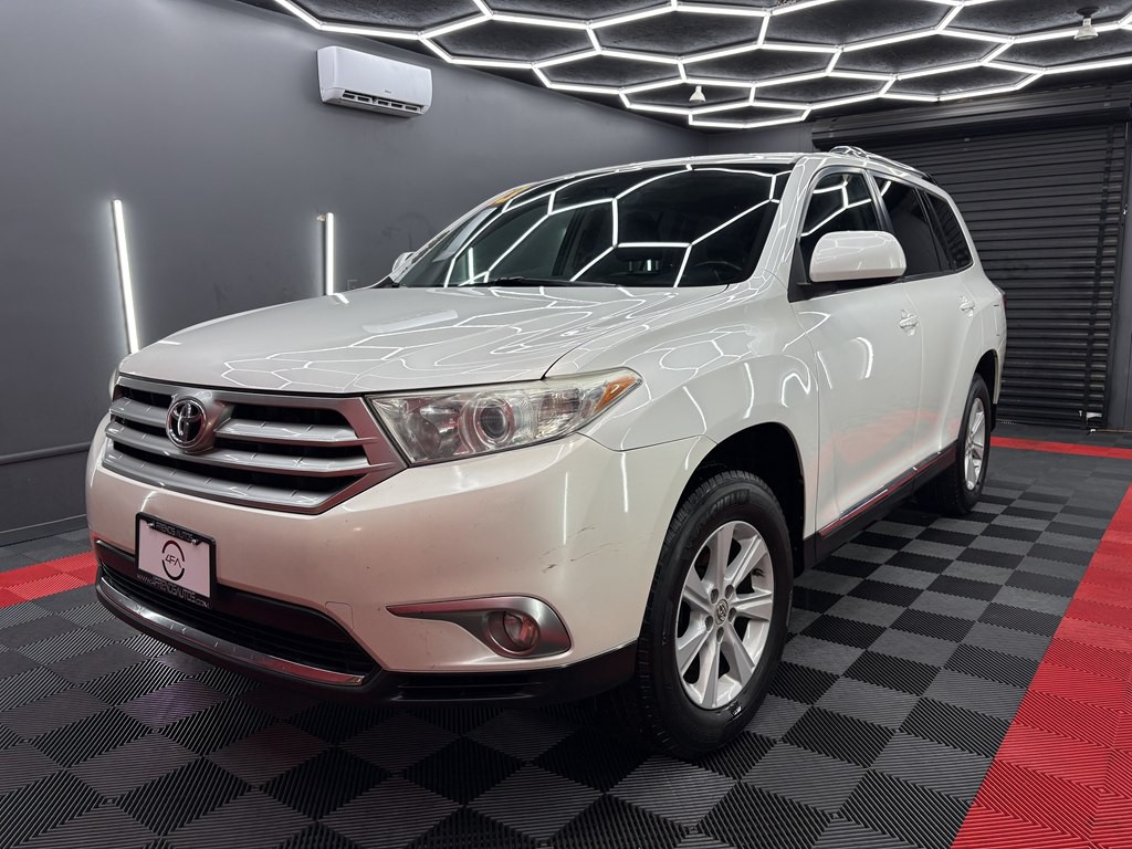 2013 Toyota Highlander Image 1