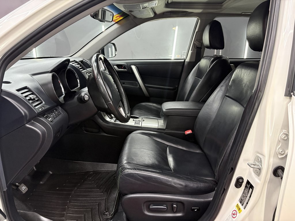 2013 Toyota Highlander Image 8