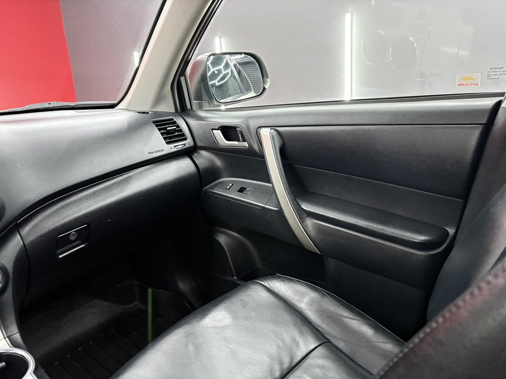 2013 Toyota Highlander Image 15